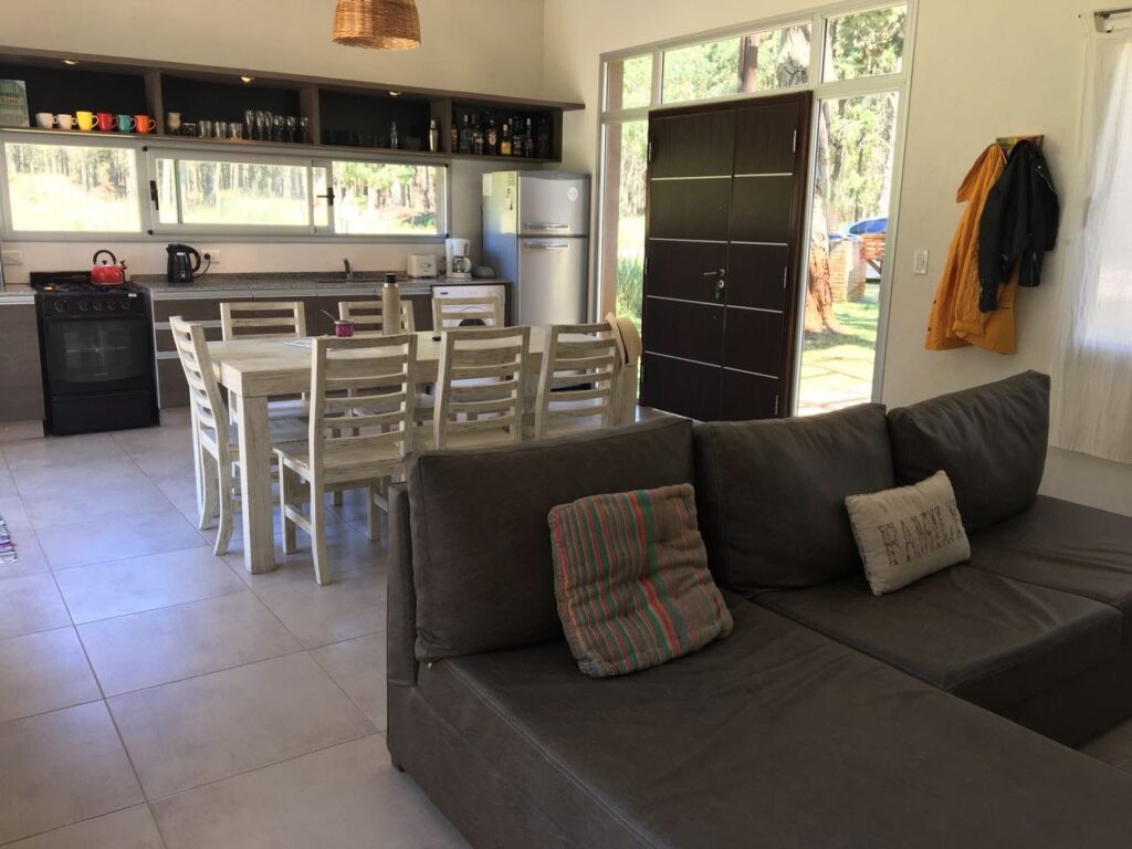 CASAS MELLIZAS: SENDEROS 311 Y DEPORTIVA 454