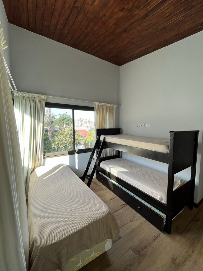 Barrio Los Acantilados - MDQ - Calle 495 Nro 963 e/ 16 y 18