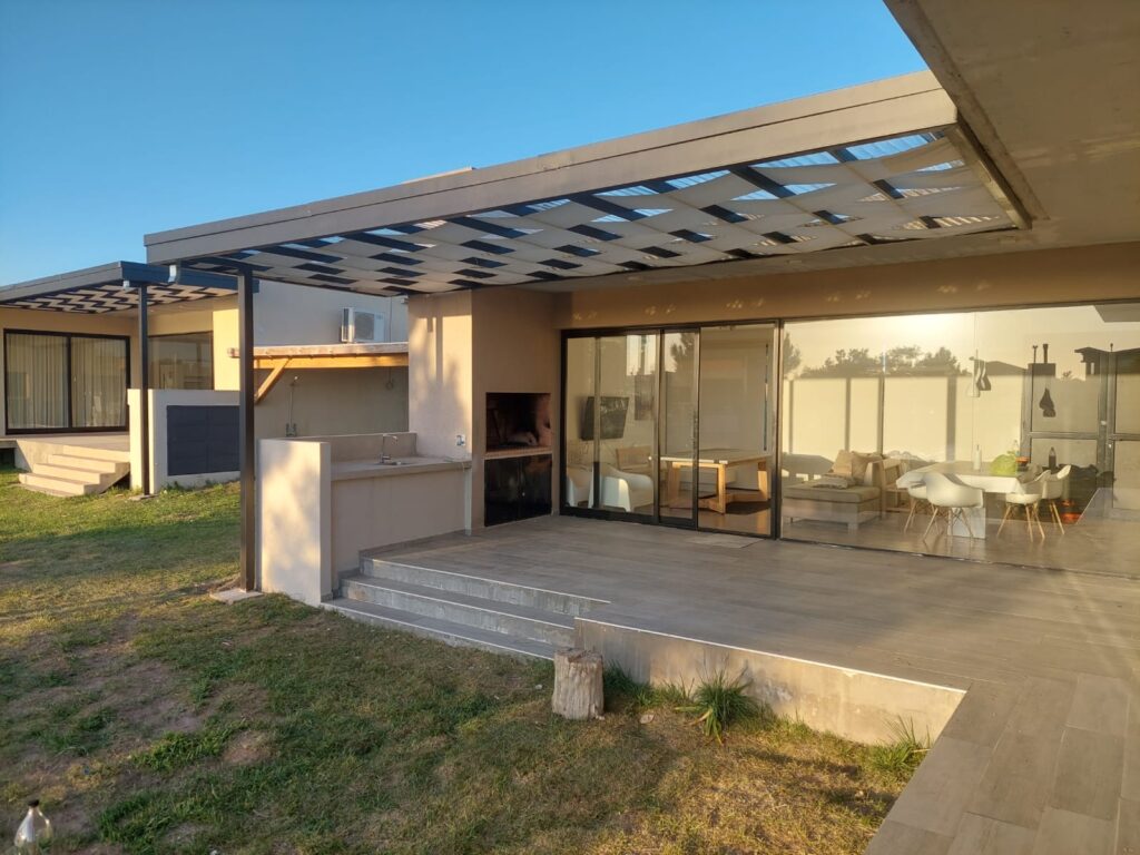 Casa de la Laguna - Ecuestre 387