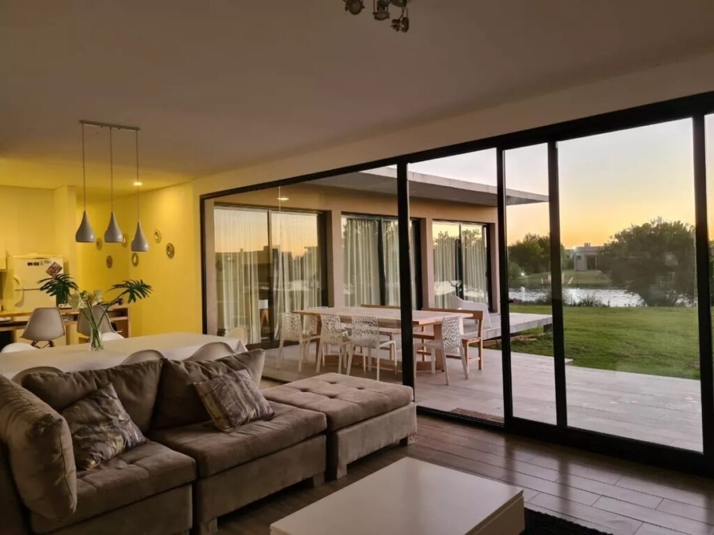 Casa de la Laguna - Ecuestre 387
