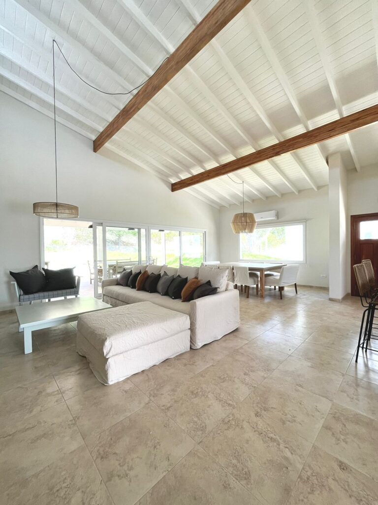 Casa en Venta: Ecuestre 156