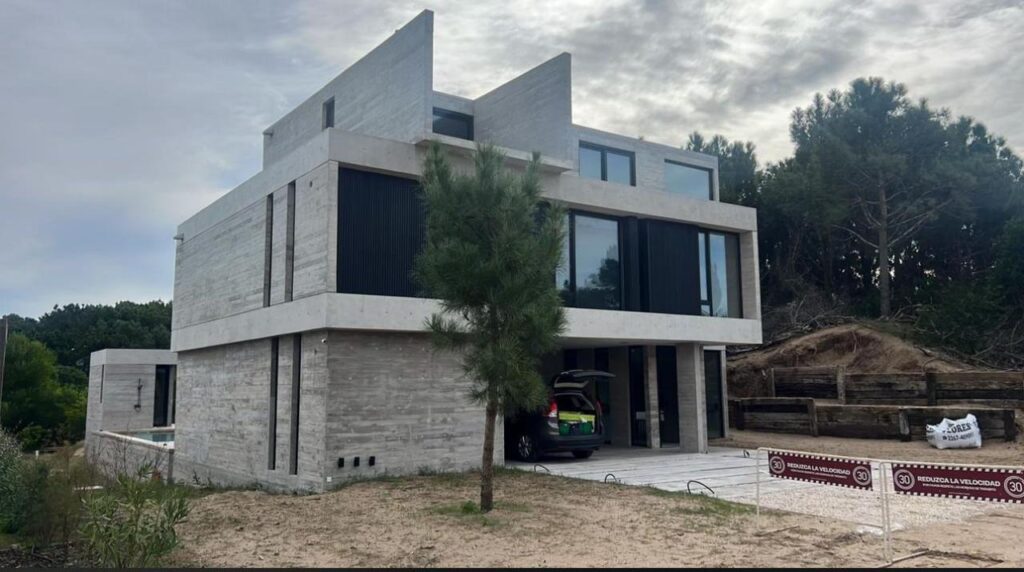 Maritimo 1 Lote 19 - Casa Bunker